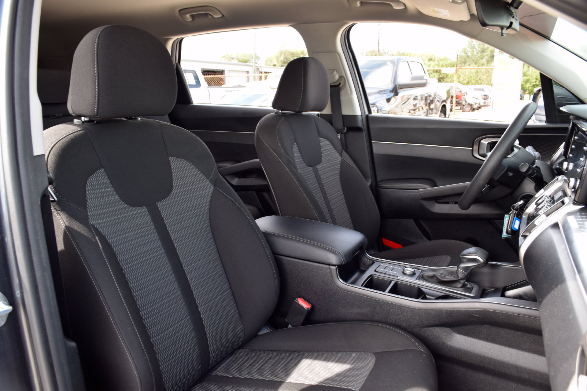 Used 2021 Kia Sorento LX FWD image 21