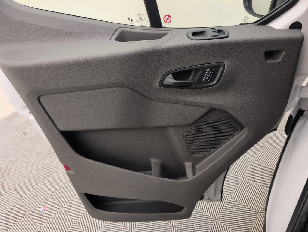 Certified 2025 Ford Transit 250 Low Roof w/ Exterior Upgrade Package RWD image 30
