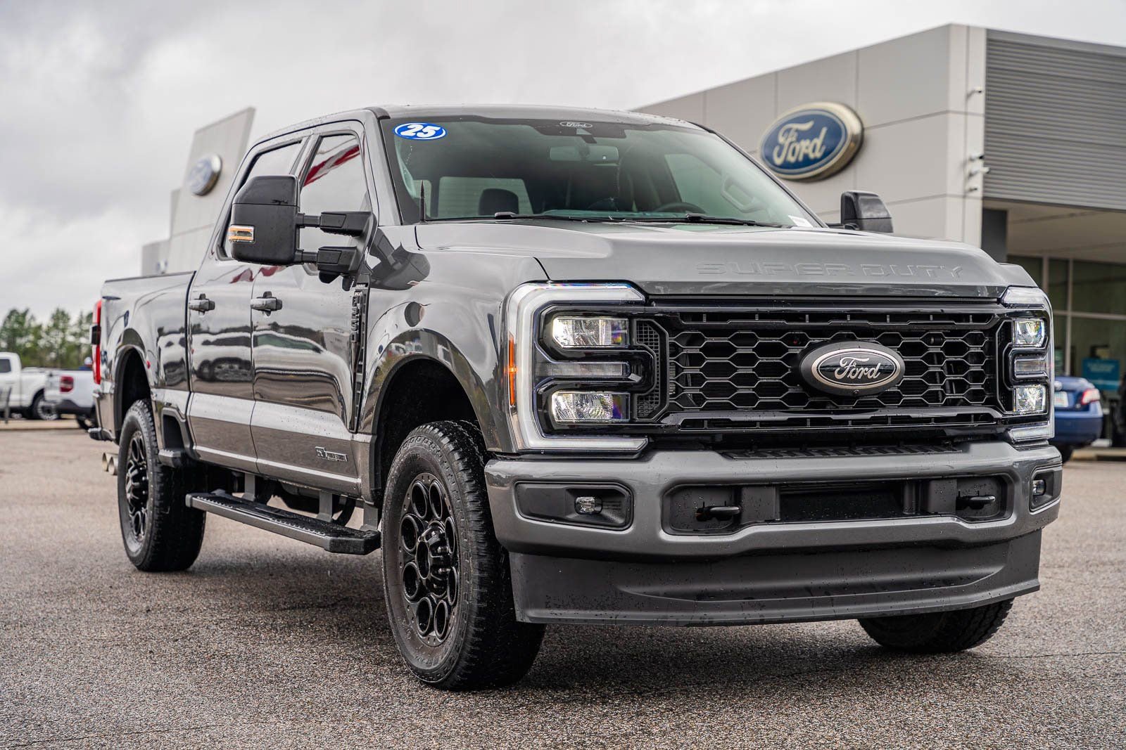 Certified 2025 Ford F250 Lariat w/ Black Appearance Package image 7