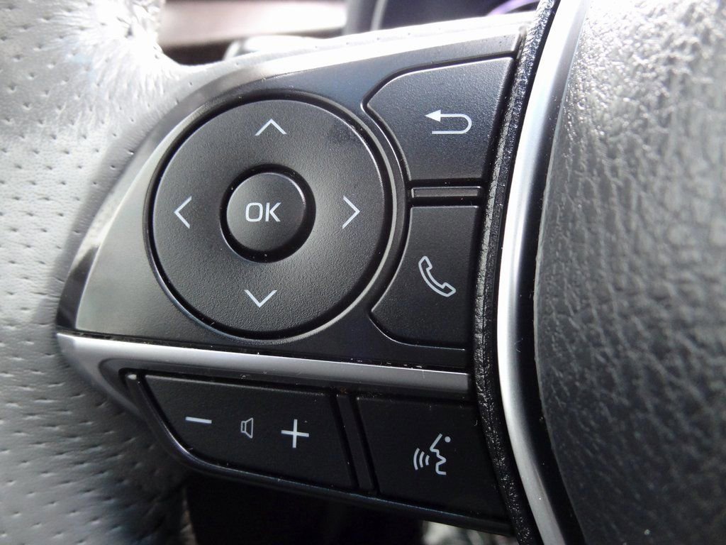 Used 2019 Toyota Avalon Limited image 30