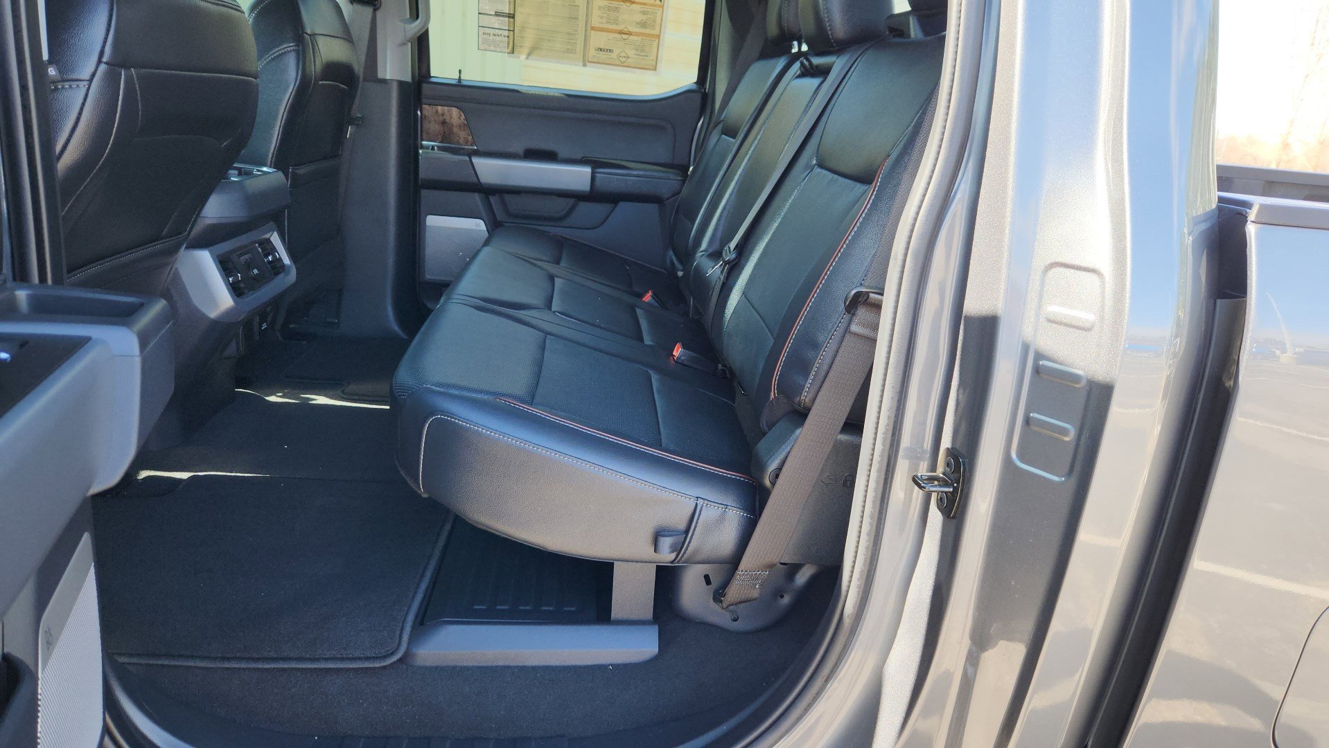 Certified 2024 Ford F250 Lariat w/ Lariat Ultimate Package image 26