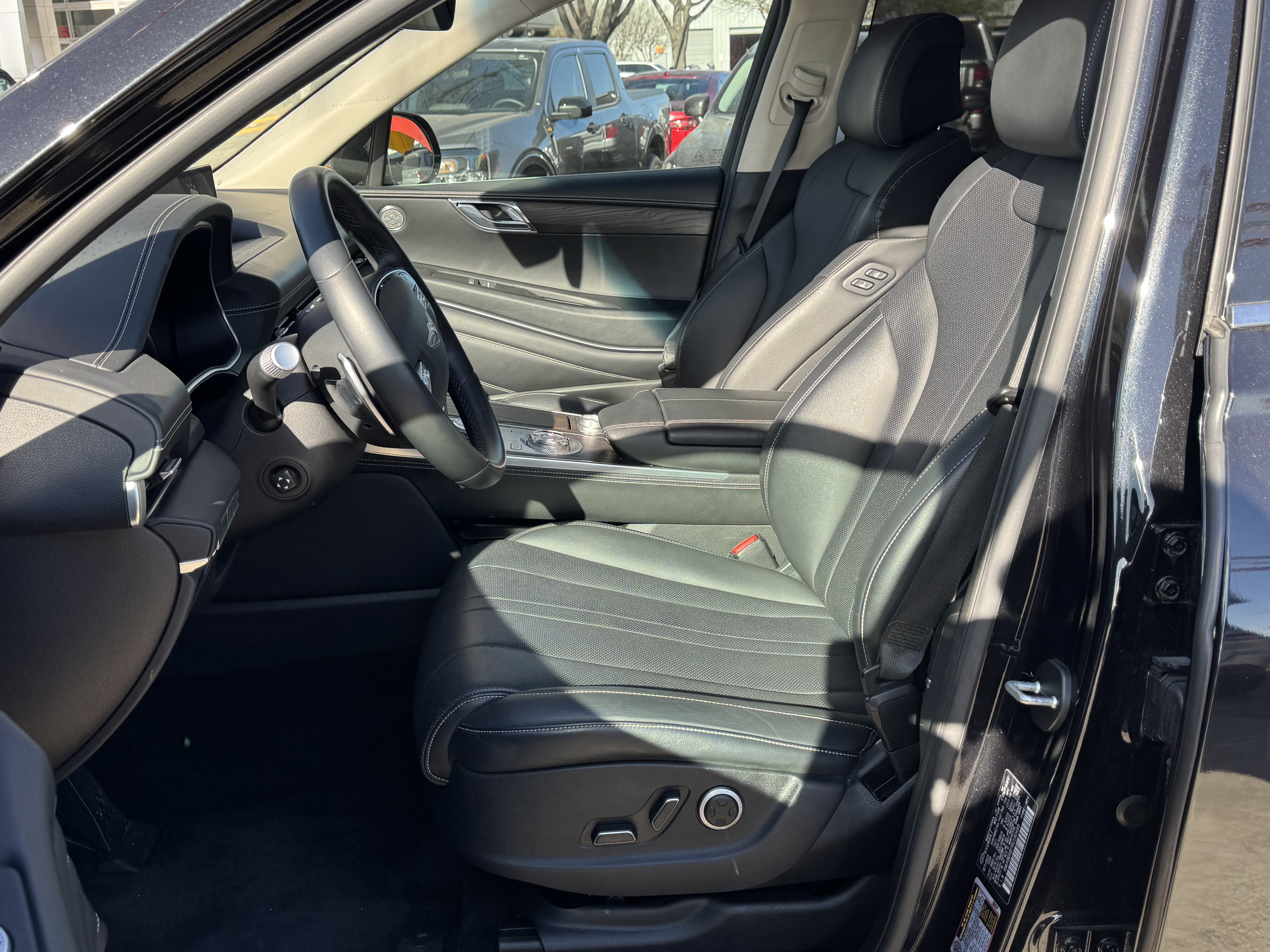 Used 2024 Genesis GV80 2.5T image 16