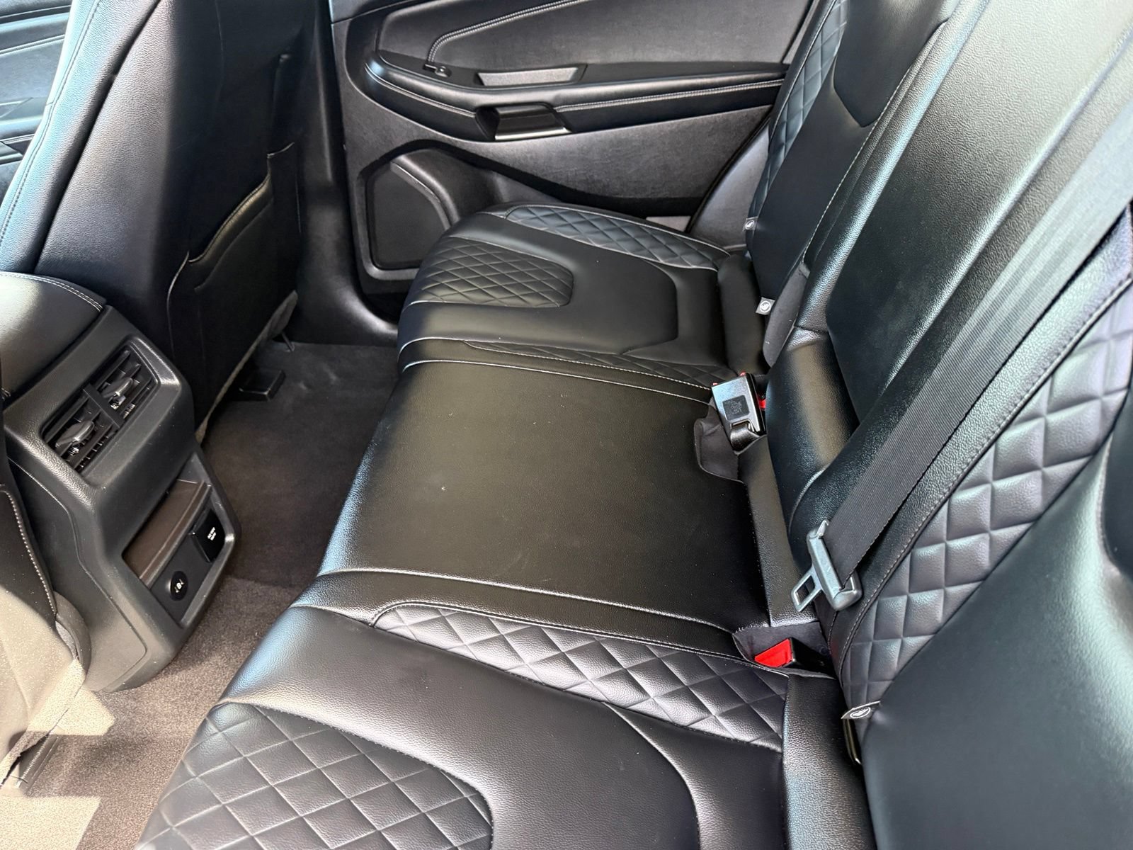 Certified 2024 Ford Edge Titanium AWD/4WD image 17