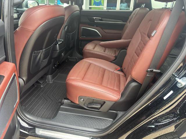 Used 2024 Kia Telluride SX Prestige w/ Towing Package AWD/4WD image 10