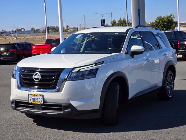 Used 2024 Nissan Pathfinder SV FWD image 8