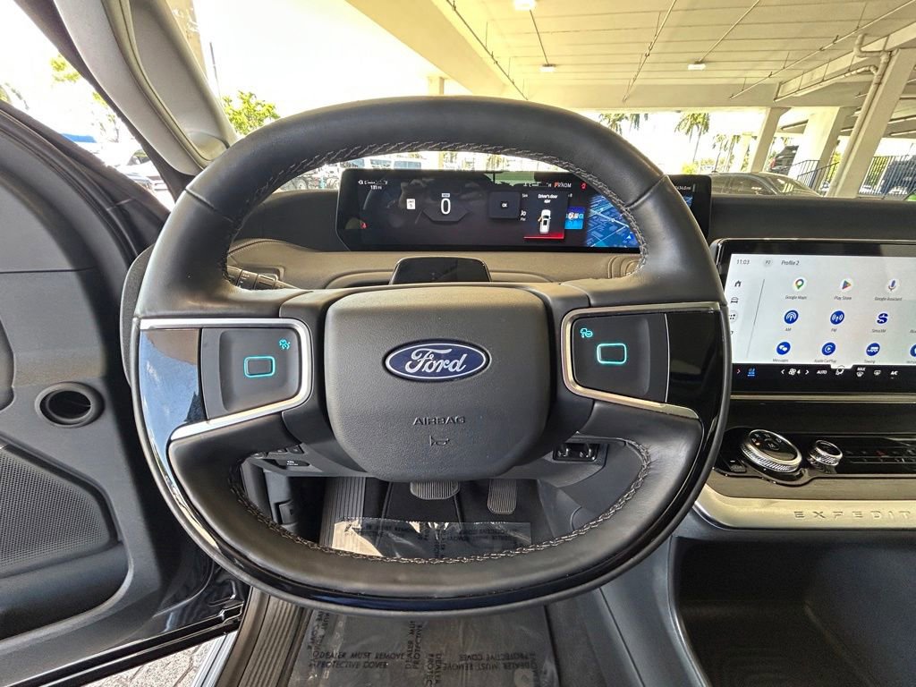 Certified 2025 Ford Expedition Platinum w/ Driver's Package AWD/4WD image 16