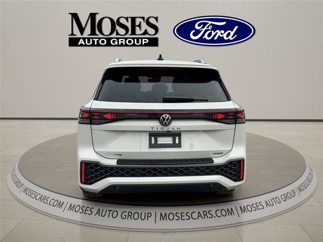 Used 2026 Volkswagen Tiguan SEL R-Line AWD/4WD image 6