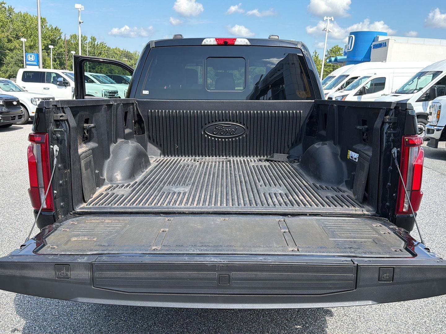Certified 2024 Ford F150 Platinum w/ FX4 Off-Road Package AWD/4WD image 37