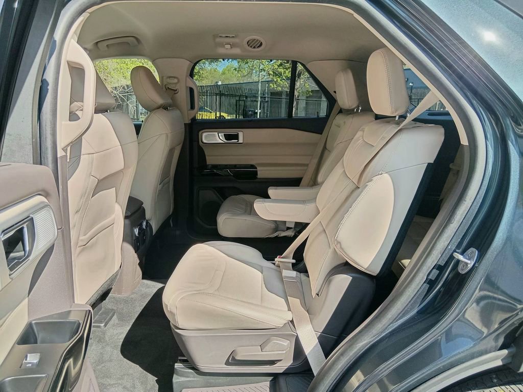 Certified 2022 Ford Explorer Platinum w/ Equipment Group 601A AWD/4WD image 13