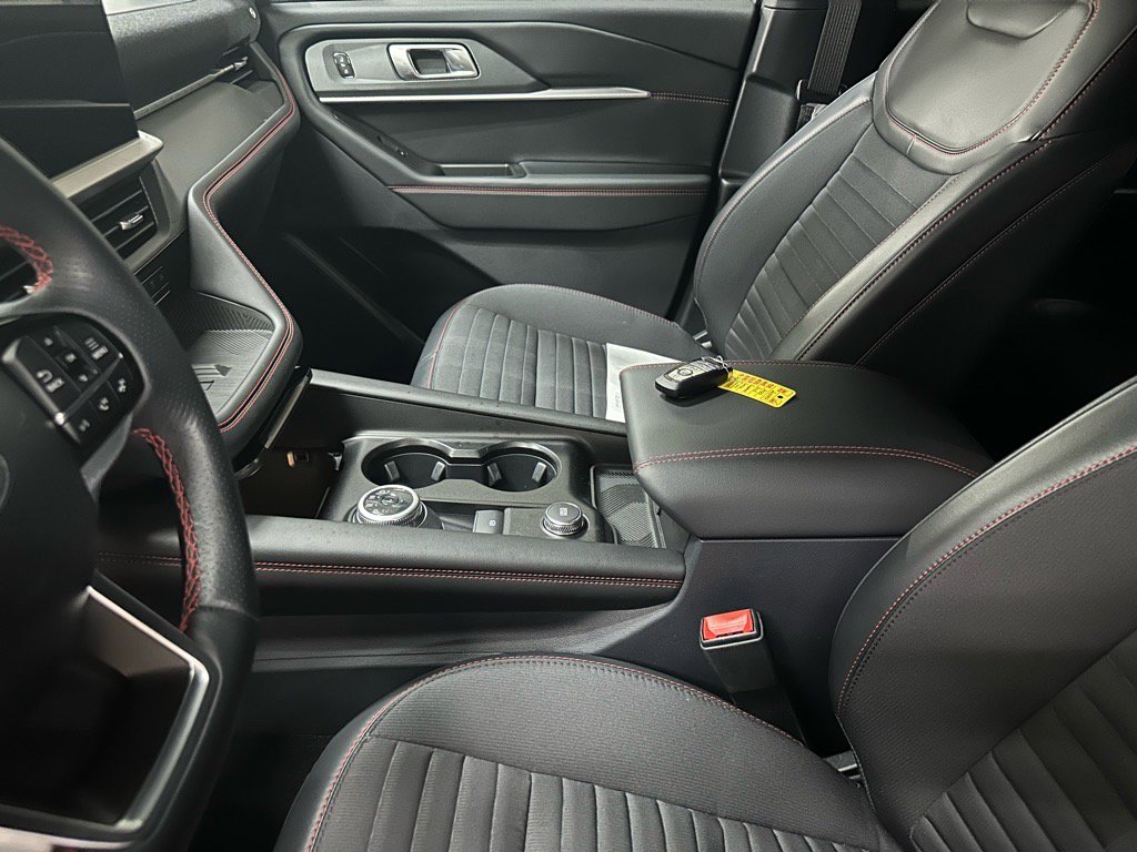 Certified 2025 Ford Explorer ST-Line w/ Premium Package image 23
