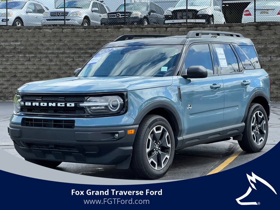Certified 2022 Ford Bronco Sport Outer Banks w/ Tech Package AWD/4WD image 1