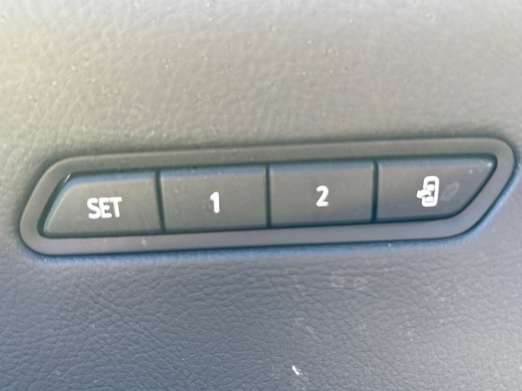 Used 2024 Cadillac XT6 Luxury AWD/4WD image 34