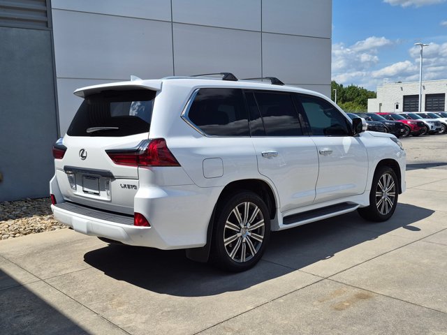 Used 2017 Lexus LX 570 4WD w/ Luxury Package image 4