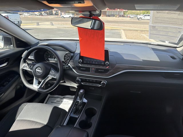 Used 2025 Nissan Altima 2.5 SV FWD image 16