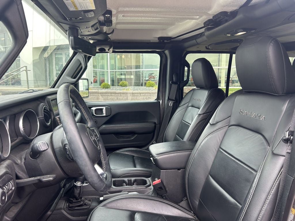 Used 2018 Jeep Wrangler Unlimited Sahara AWD/4WD image 10