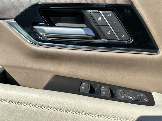 Used 2025 GMC Yukon Denali image 14