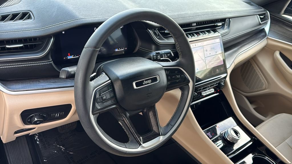 Used 2023 Jeep Grand Cherokee Limited AWD/4WD image 22