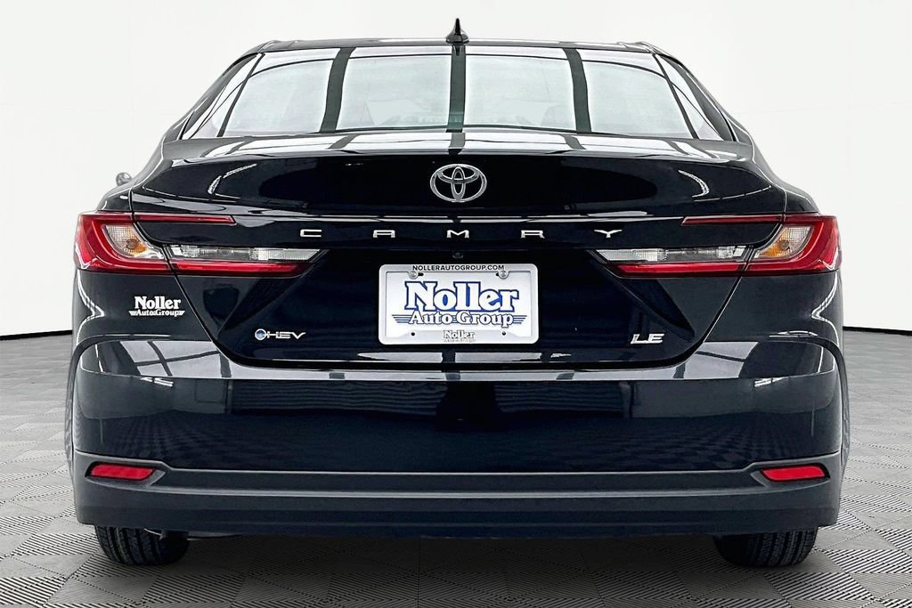 Used 2025 Toyota Camry LE FWD image 4