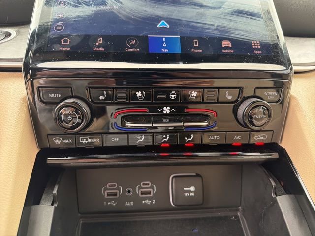 Used 2023 Jeep Grand Cherokee L Limited w/ Luxury Tech Group II image 8