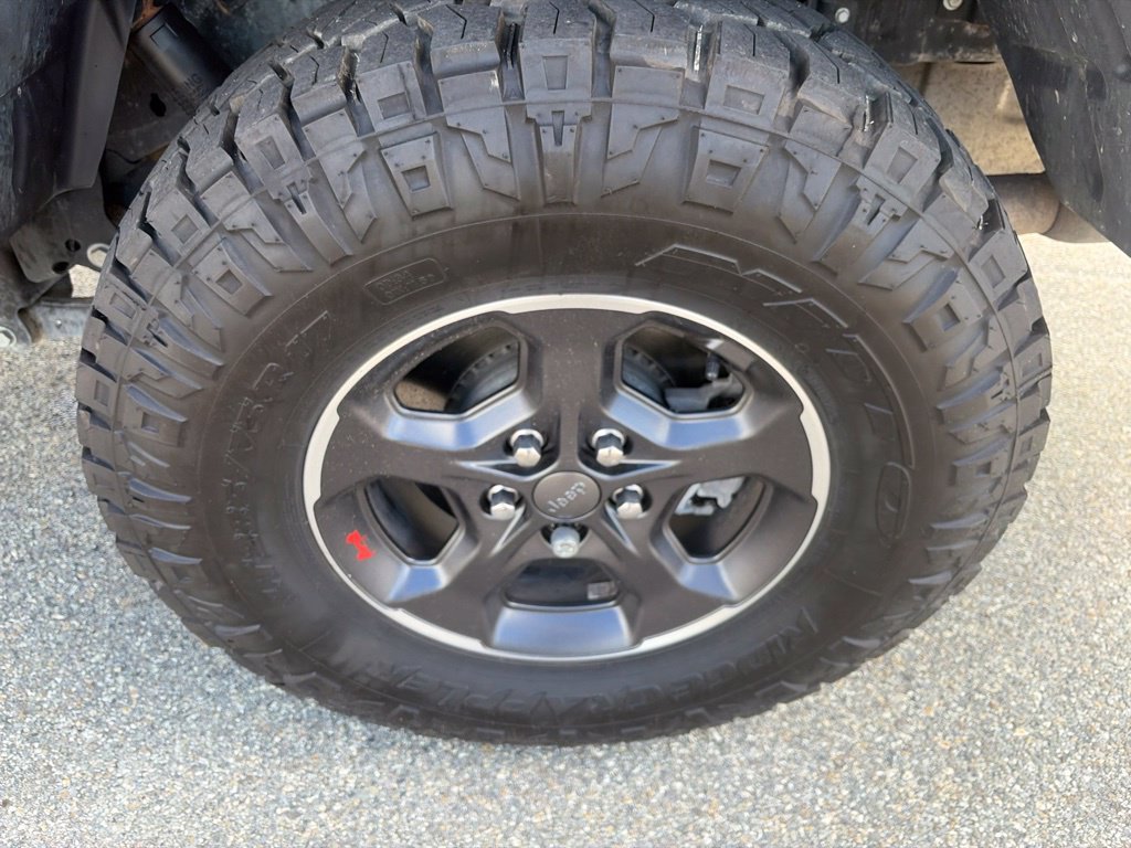 Used 2023 Jeep Gladiator Rubicon w/ LED Lighting Group AWD/4WD image 24