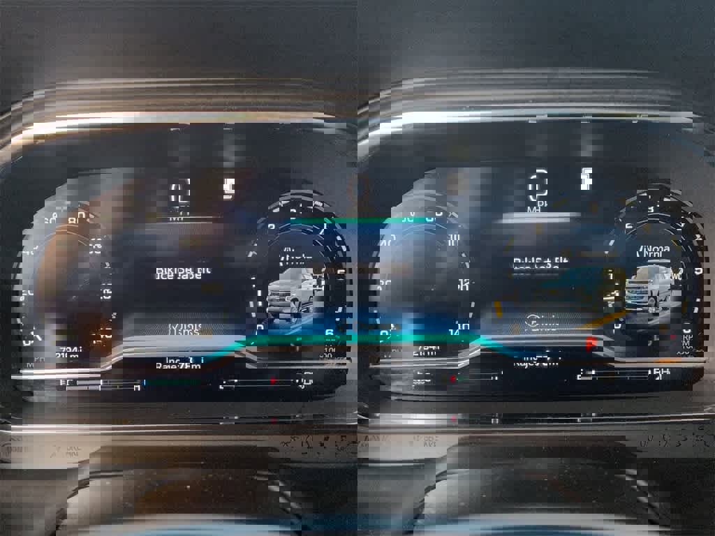 Used 2022 Chevrolet Suburban RST image 33