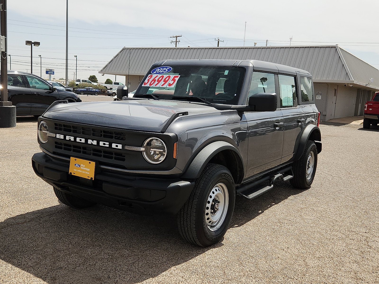 Certified 2025 Ford Bronco 4-Door AWD/4WD image 3