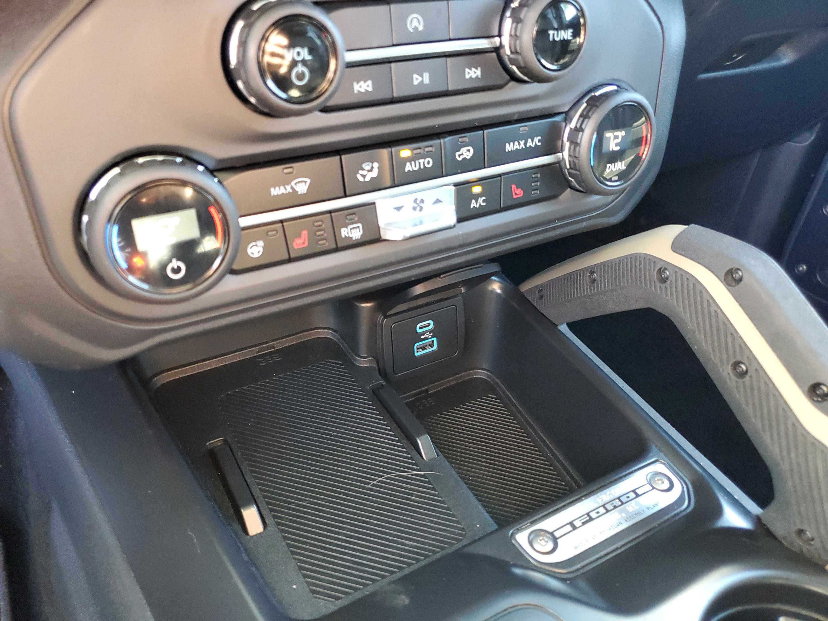 Certified 2025 Ford Bronco Badlands AWD/4WD image 13