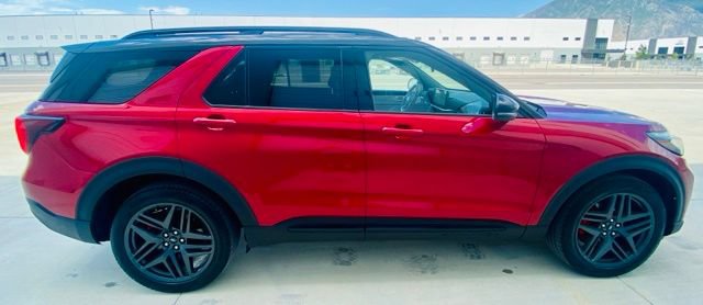 Certified 2025 Ford Explorer ST AWD/4WD image 4