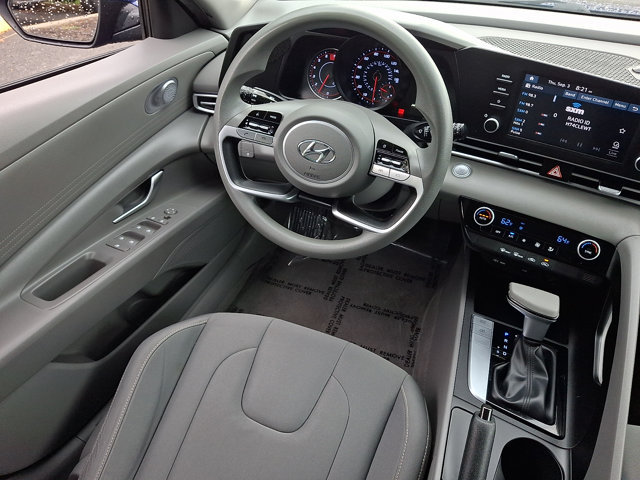 Used 2023 Hyundai Elantra SEL FWD image 15