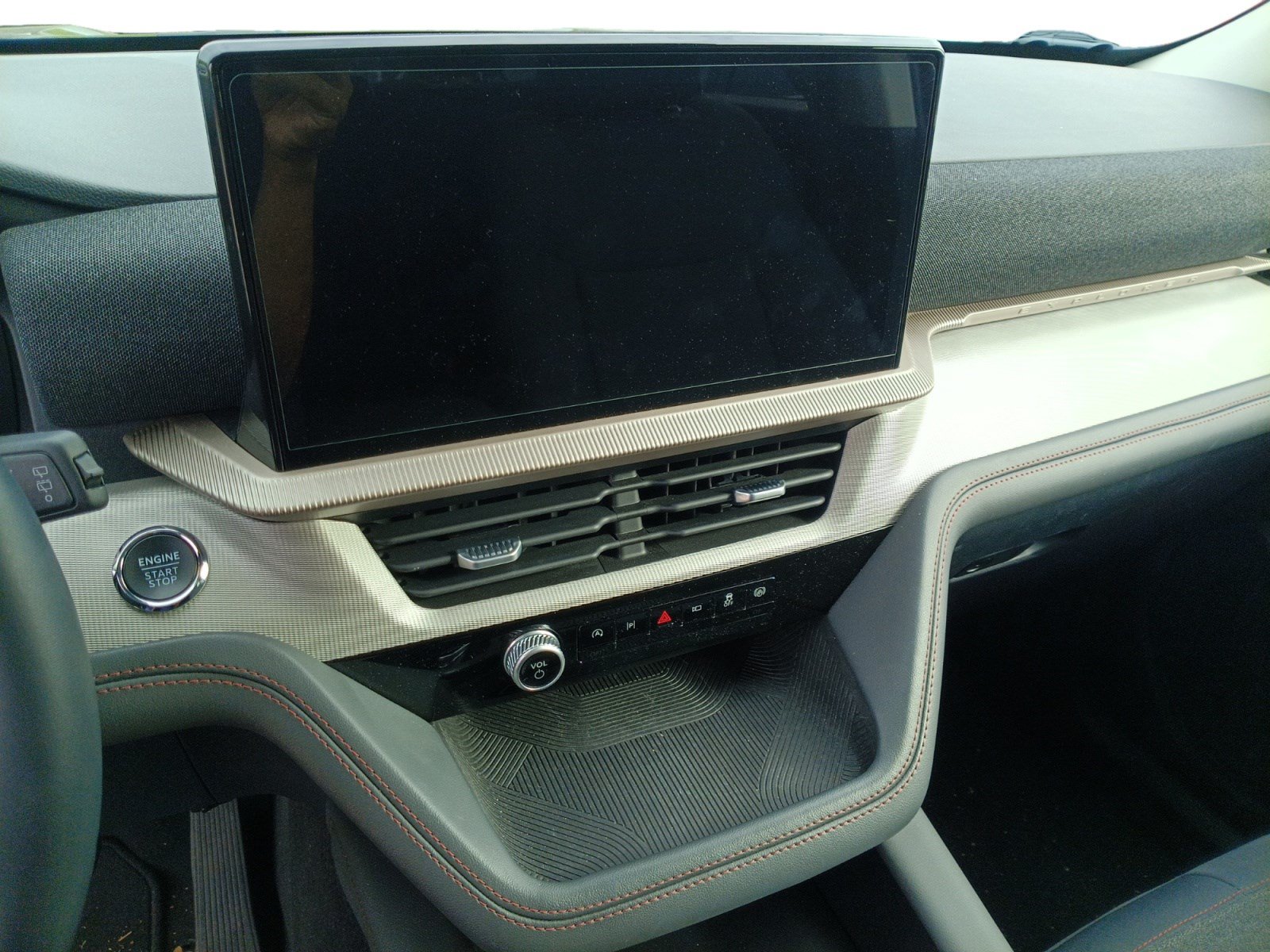 Certified 2025 Ford Explorer Active RWD image 11