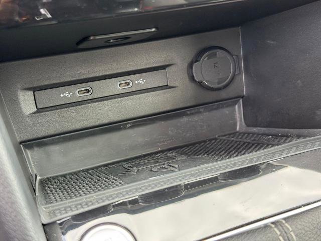Used 2024 Volkswagen Taos SE w/ Panoramic Sunroof Package AWD/4WD image 20