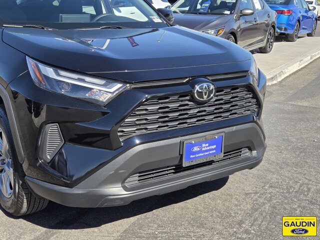 Used 2025 Toyota RAV4 XLE AWD/4WD image 2