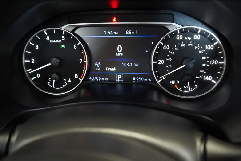 Used 2025 Nissan Altima 2.5 SV FWD image 28