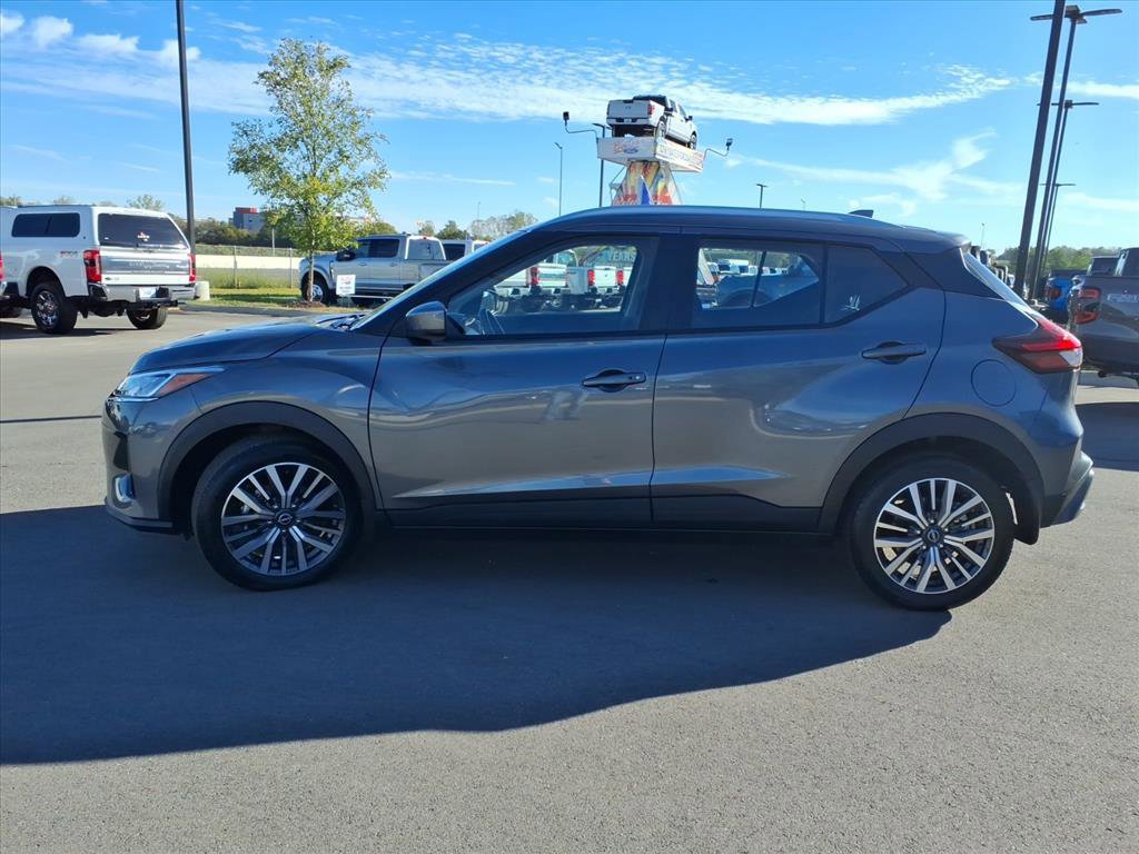 Used 2024 Nissan Kicks SV image 2