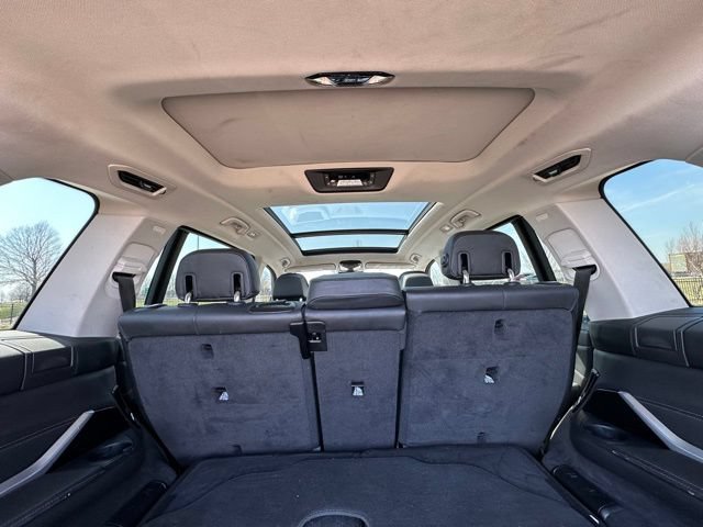Used 2023 BMW X7 xDrive40i w/ Premium Package AWD/4WD image 9
