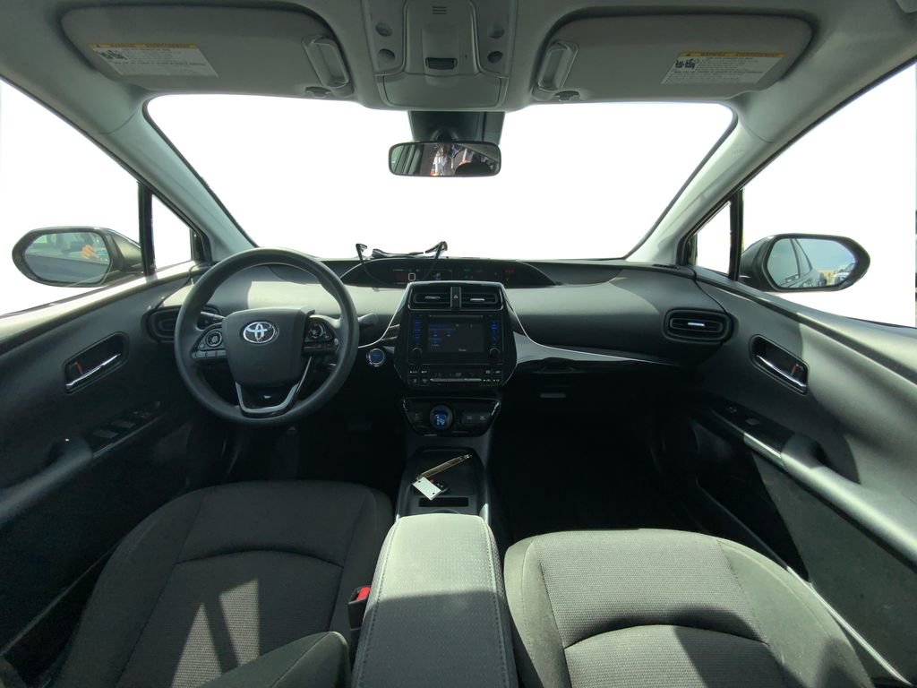Used 2019 Toyota Prius L Eco w/ Carpet Mat Package image 14