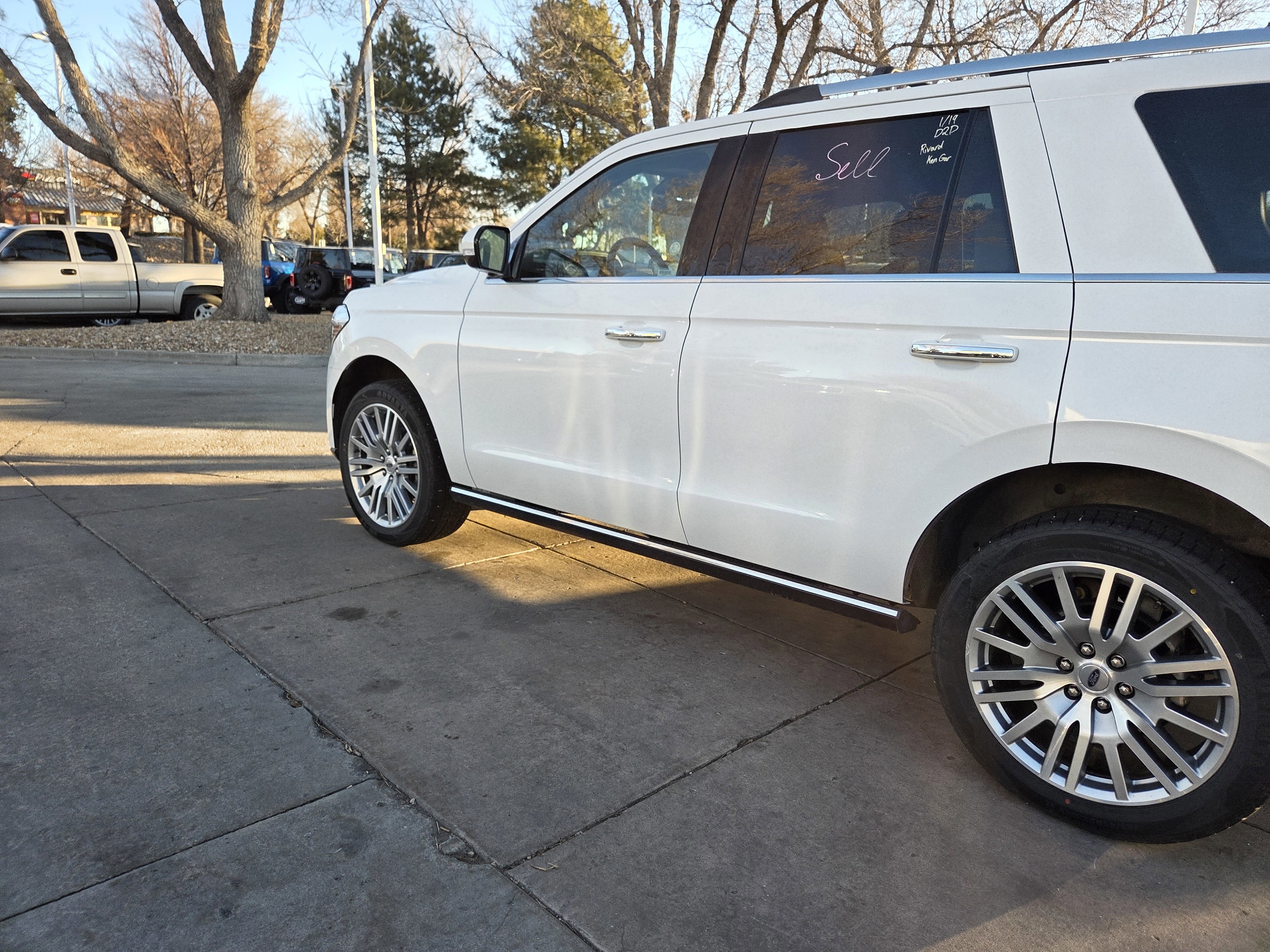 Certified 2024 Ford Expedition Limited image 8