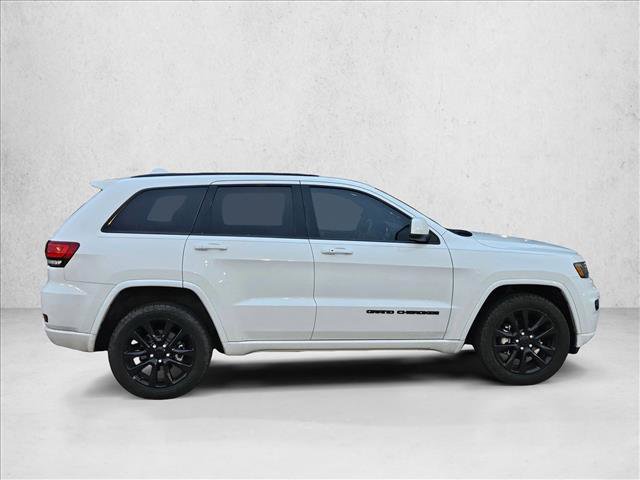 Used 2020 Jeep Grand Cherokee Altitude AWD/4WD image 4