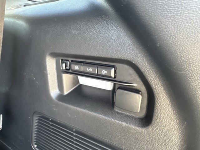 Certified 2023 Ford Explorer Limited w/ Limited Technology Package image 30