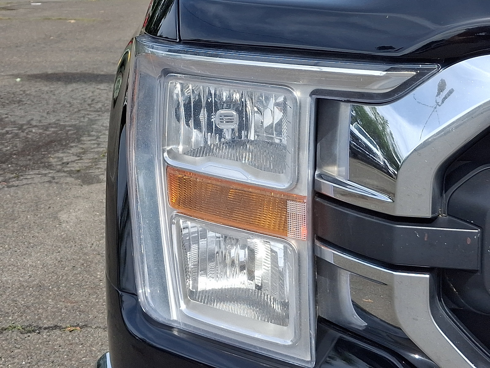 Certified 2022 Ford F150 XLT w/ Equipment Group 301A Mid AWD/4WD image 10