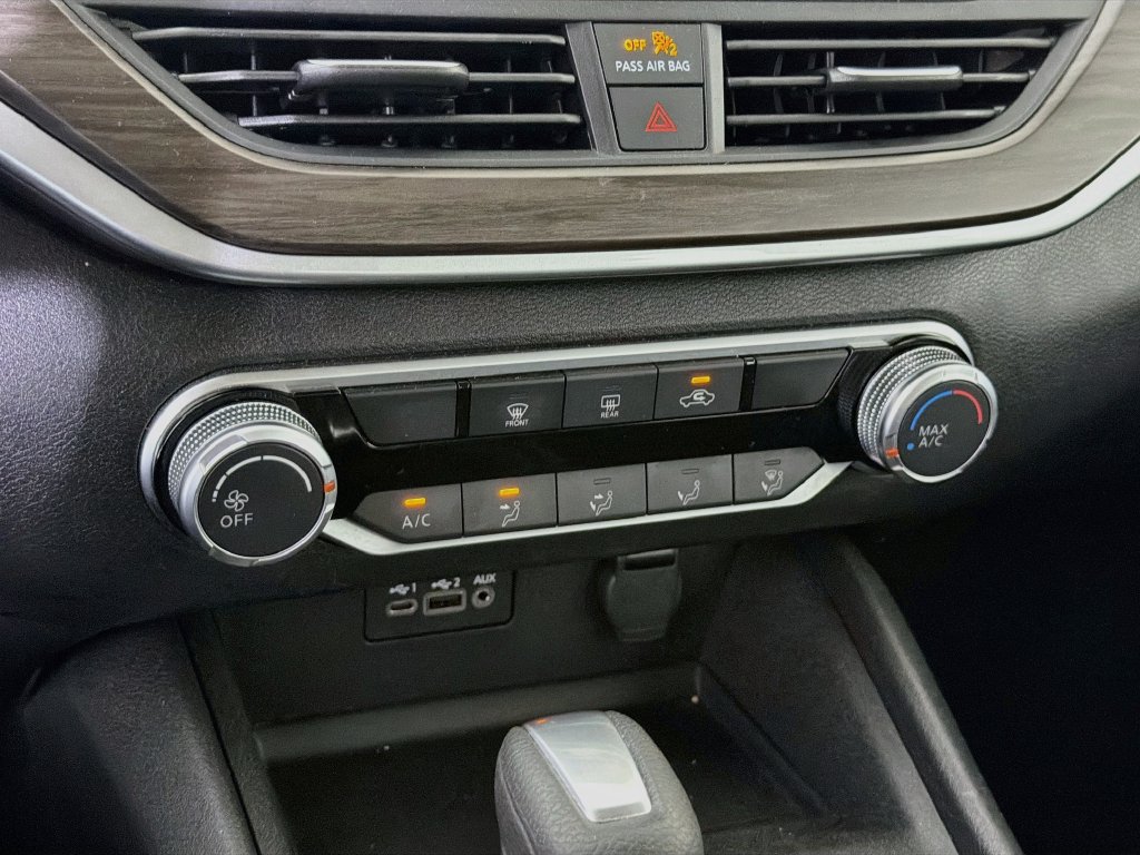 Used 2025 Nissan Altima 2.5 SV FWD image 19
