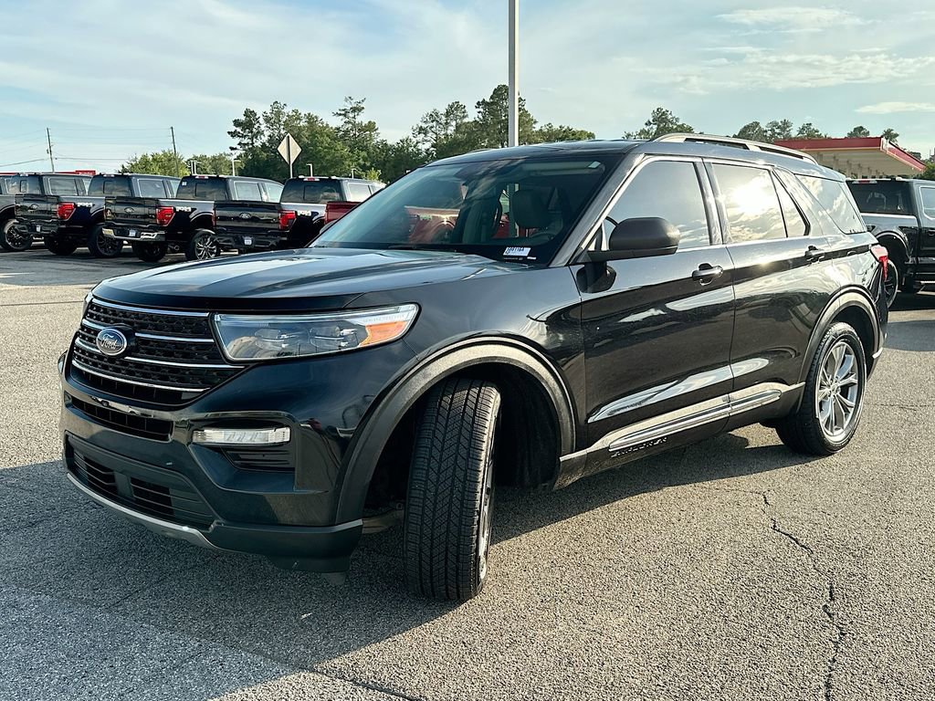 Certified 2020 Ford Explorer XLT w/ Equipment Group 202A RWD image 2