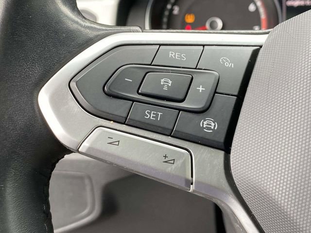 Used 2020 Volkswagen Atlas Cross Sport SE w/ Panoramic Sunroof Package image 25