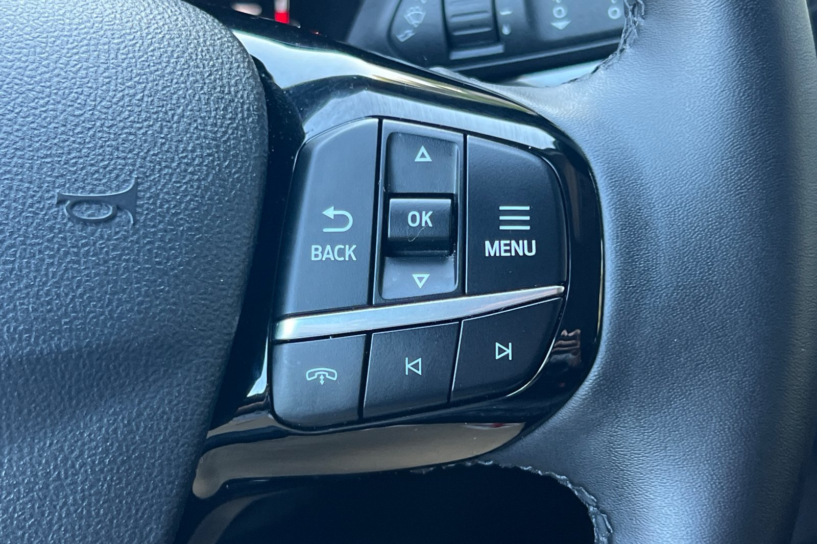 Certified 2024 Ford Escape SE FWD image 35