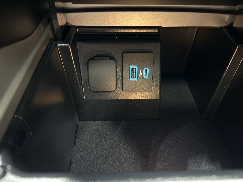 Certified 2024 Ford Explorer XLT w/ Equipment Group 202A image 23