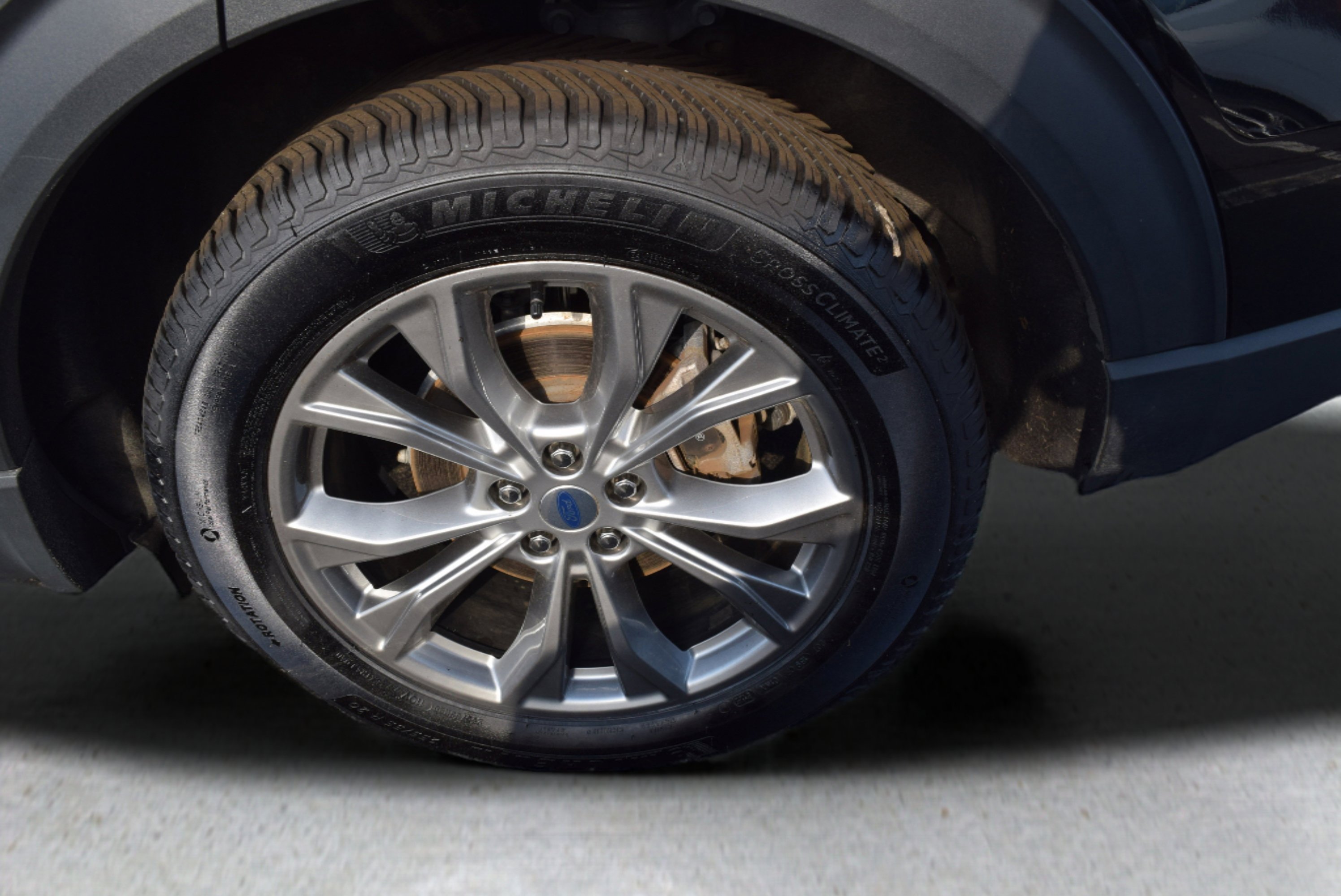 Certified 2022 Ford Explorer Limited AWD/4WD image 6