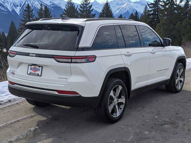 Used 2025 Jeep Grand Cherokee Limited w/ Luxury Tech Group II image 4