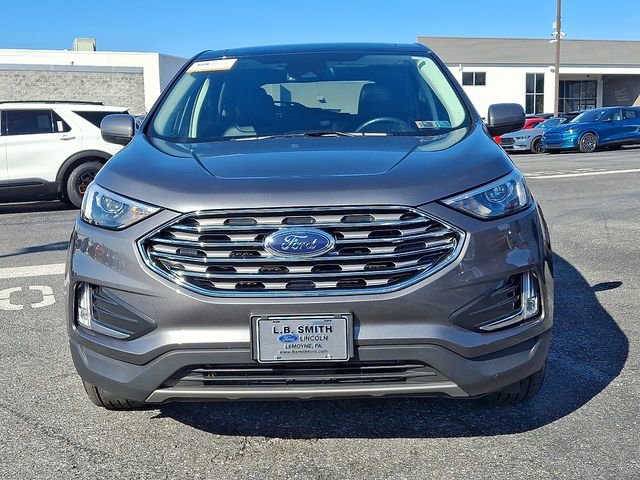 Certified 2022 Ford Edge SEL w/ Convenience Package AWD/4WD image 2