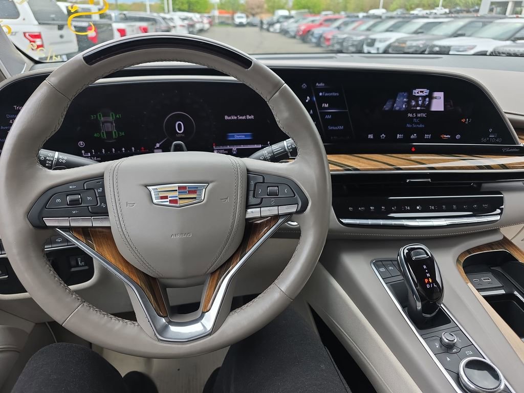 Used 2022 Cadillac Escalade ESV Premium Luxury Platinum AWD/4WD image 24