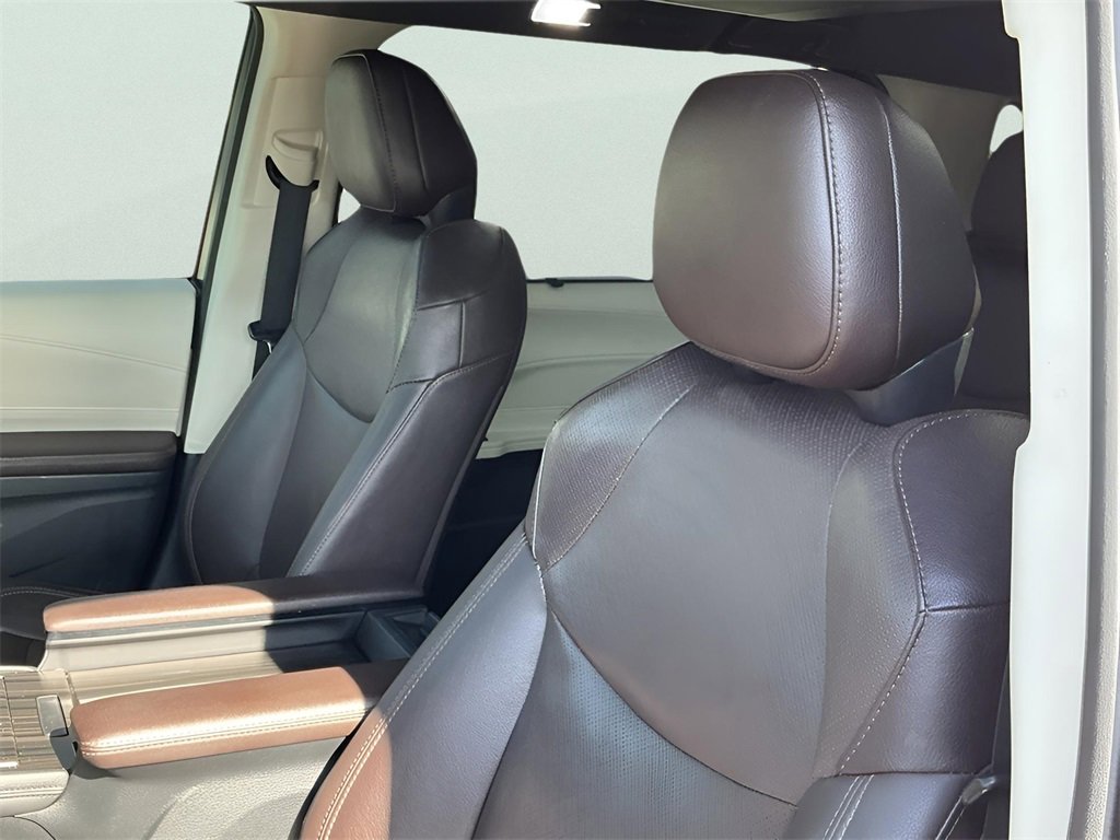 Used 2021 Toyota Sienna Platinum image 27